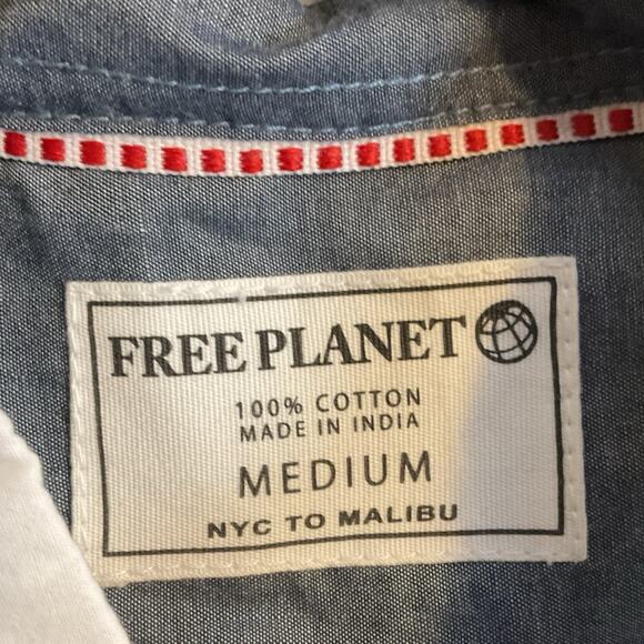 FREE PLANET CHRISTMAS SHIRT Men's Size M Snowman “I’m Having a Meltdown” - Picture 2 of 6